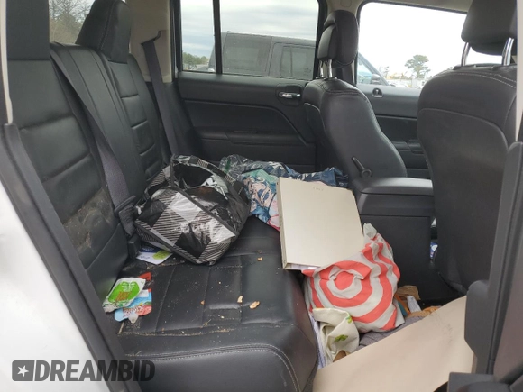 2016 Jeep Patriot High Altitude z VIN 1C4NJRFB7GD744956, wystawiony jako Copart lot #53934565 z przebiegiem 73 766 mil mil oraz Szkoda całkowita • Salvage title. Historia ofert i sprzedaży dostępna na DreamBid. Obrazek 11.