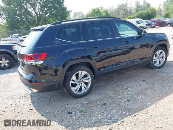 2021 Volkswagen Atlas SE with VIN 1V2HR2CA2MC580752, listed as a IAAI auction lot 42701057 with 69,811 mi miles and . Bid and sale history available at DreamBid. Image 4.