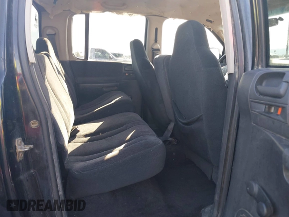 2003 Dodge Dakota Sport with VIN 1D7HL38X53S381338, listed as a IAAI auction lot 38840426 with 130,846 mi miles. Bid and sale history available at carsss.com. Image 8.