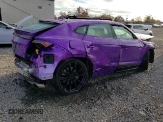 2022 Lamborghini Urus z VIN ZPBUA1ZL5NLA17828, wystawiony jako Copart lot #77248774 z przebiegiem Nie podano mil oraz Szkody całkowita. Historia ofert i sprzedaży dostępna na DreamBid. Obrazek 3.