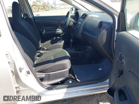 2017 Nissan Versa S Plus z VIN 3N1CN7AP1HL898824, wystawiony jako IAAI lot #42378655 z przebiegiem 96 499 mil mil oraz . Historia ofert i sprzedaży dostępna na DreamBid. Obrazek 5.