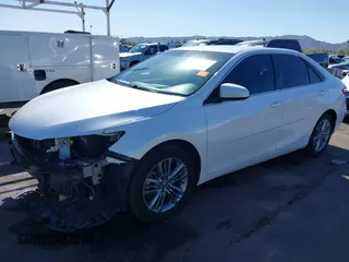 2015 Toyota Camry XLE z VIN 4T1BF1FK7FU478581, wystawiony jako IAAI lot #41827385 z przebiegiem 131 375 mil mil oraz . Historia ofert i sprzedaży dostępna na DreamBid. Obrazek 18.