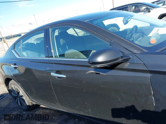 2020 Nissan Altima SV z VIN 1N4BL4DW5LN300300, wystawiony jako IAAI lot #42123005 z przebiegiem 143 185 mil mil oraz . Historia ofert i sprzedaży dostępna na DreamBid. Obrazek 13.