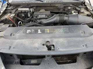 2005 Ford Expedition Special Service with VIN 1FMPU15525LA94297, listed as a Copart auction lot 48746165 with 0 mi miles and Salvage Title. Bid and sale history available at carsss.com. Image 12.