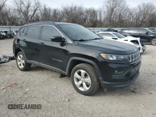 2022 Jeep Compass Latitude with VIN 3C4NJDBB6NT124048, listed as a Copart auction lot 48069535 with 32,784 mi miles and Salvage title. Bid and sale history available at DreamBid. Image 4.