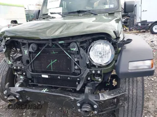 2021 Jeep Wrangler Unlimited Sport S with VIN 1C4HJXDG1MW836029, listed as a IAAI auction lot 41811840 with 34,992 mi miles. Bid and sale history available at carsss.com. Image 6.