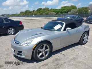 2008 Saturn Sky z VIN 1G8MC35BX8Y128872, wystawiony jako IAAI lot #42152153 z przebiegiem 62 022 mil mil oraz . Historia ofert i sprzedaży dostępna na DreamBid. Obrazek 2.