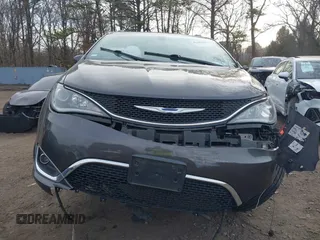 2018 Chrysler Pacifica Touring L Plus z VIN 2C4RC1EG9JR234929, wystawiony jako IAAI lot #41889519 z przebiegiem 87 924 mil mil oraz . Historia ofert i sprzedaży dostępna na DreamBid. Obrazek 11.