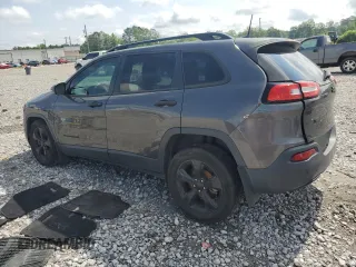 2017 Jeep Cherokee Sport z VIN 1C4PJLABXHW668362, wystawiony jako Copart lot #56319185 z przebiegiem 132 097 mil mil oraz Szkoda całkowita • Salvage title. Historia ofert i sprzedaży dostępna na DreamBid. Obrazek 2.