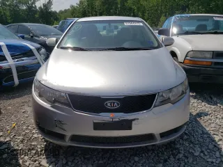 2010 Kia Forte EX z VIN KNAFU4A22A5828445, wystawiony jako Copart lot #51564313 z przebiegiem 114 961 mil mil oraz Szkoda całkowita • Salvage title. Historia ofert i sprzedaży dostępna na DreamBid. Obrazek 5.