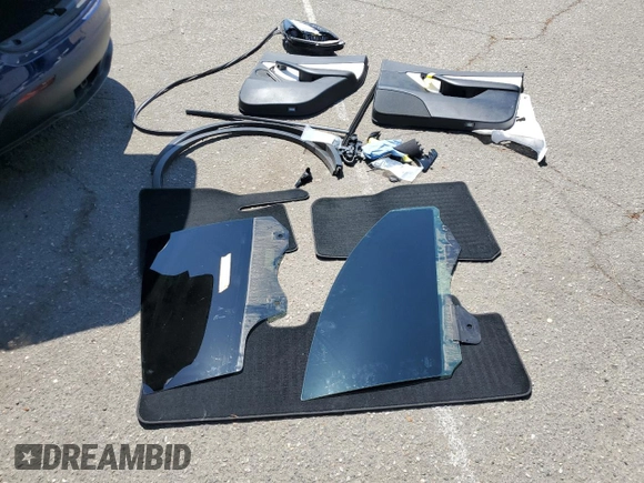 2021 Tesla Model Y Performance z VIN 5YJYGDEF0MF157795, wystawiony jako Copart lot #57163245 z przebiegiem 62 598 mil mil oraz Szkoda całkowita • Salvage title. Historia ofert i sprzedaży dostępna na DreamBid. Obrazek 12.