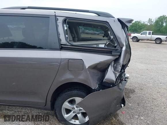 2014 Toyota Sienna LE AAS с VIN 5TDKK3DC8ES422689, выставлен на аукционе IAAI как лот 42306029 с пробегом 41 627 миль миль и . История ставок и продаж доступна на DreamBid. Изображение 17.