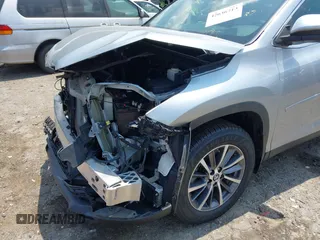 2019 Toyota Highlander SE with VIN 5TDJZRFH6KS614952, listed as a IAAI auction lot 42636713 with 65,471 mi miles and . Bid and sale history available at DreamBid. Image 20.