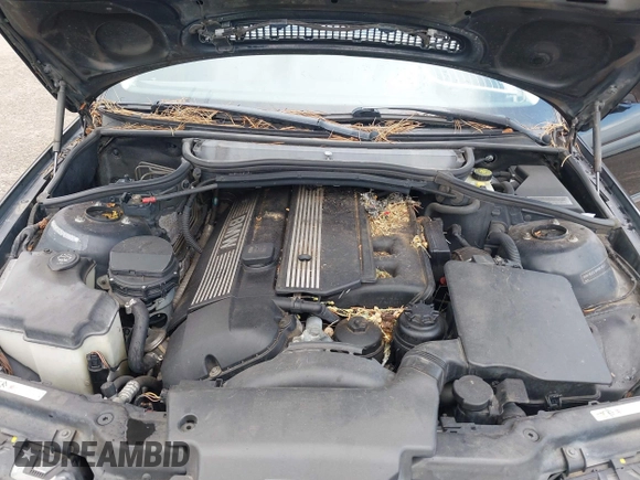 2005 BMW 3 Series 330xi с VIN WBAEW53425PN39800, выставлен на аукционе IAAI как лот 42478607 с пробегом 357 795 миль миль и . История ставок и продаж доступна на DreamBid. Изображение 10.