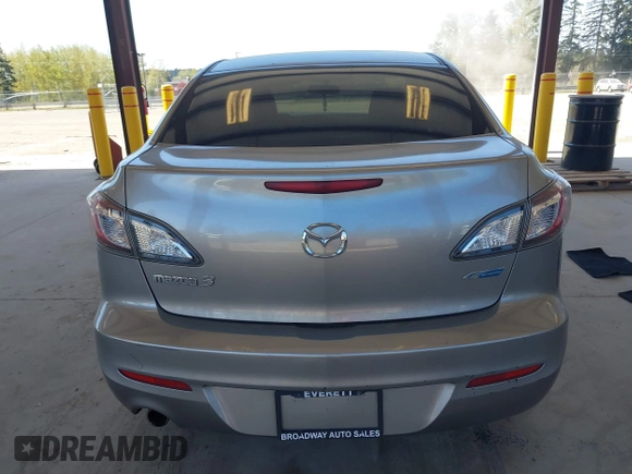 2012 Mazda Mazda3 i Touring with VIN JM1BL1V76C1595589, listed as a IAAI auction lot 42047555 with 139,427 mi miles. Bid and sale history available at carsss.com. Image 16.