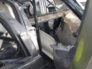 2005 Mercury Mariner Luxury с VIN 4M2CU57125DJ10233, выставлен на аукционе IAAI как лот 42028770 с пробегом Не указан миль и . История ставок и продаж доступна на DreamBid. Изображение 5.