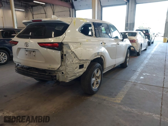 2020 Toyota Highlander LE with VIN 5TDBZRBH4LS020811, listed as a IAAI auction lot 42239163 with 88,757 mi miles and . Bid and sale history available at DreamBid. Image 4.