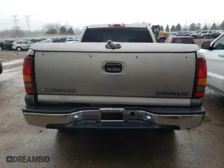 2000 Chevrolet Silverado 1500 LS with VIN 2GCEC19T1Y1204483, listed as a Copart auction lot 43361205 with 188,360 mi miles and Salvage Title. Bid and sale history available at carsss.com. Image 6.