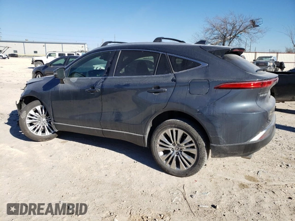 2022 Toyota Venza LE with VIN JTEAAAAH8NJ112490, listed as a Copart auction lot 82372823 with 24,040 mi miles. Bid and sale history available at carsss.com. Image 2.