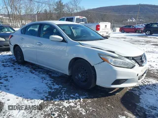 2016 Nissan Altima S with VIN 1N4AL3AP0GN346299, listed as a IAAI auction lot 41175192 with 139,856 mi miles and . Bid and sale history available at carsss.com. Image 1.