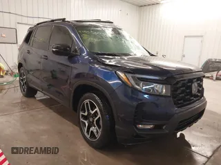 2022 Honda Passport Elite with VIN 5FNYF8H05NB013145, listed as a IAAI auction lot 41355097 with 45,615 mi miles. Bid and sale history available at carsss.com. Image 1.