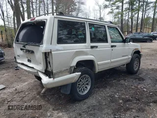 1998 Jeep Cherokee Limited with VIN 1J4FJ78S5WL247179, listed as a IAAI auction lot 41738363 with 233,402 mi miles. Bid and sale history available at carsss.com. Image 4.