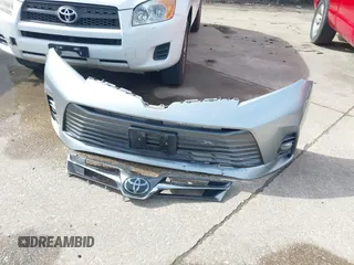 2019 Toyota Sienna XLE Auto Access Seat with VIN 5TDYZ3DC5KS977360, listed as a IAAI auction lot 41911897 with 71,200 mi miles. Bid and sale history available at carsss.com. Image 12.