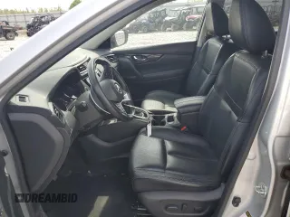 2018 Nissan Rogue SV z VIN JN8AT2MV6JW318673, wystawiony jako Copart lot #53471765 z przebiegiem 157 194 mil mil oraz Szkoda całkowita • Salvage title. Historia ofert i sprzedaży dostępna na DreamBid. Obrazek 7.