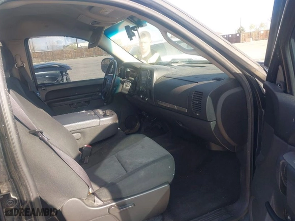 2012 Chevrolet Silverado 1500 LT with VIN 3GCPKSE72CG150430, listed as a IAAI auction lot 42004258 with 157,553 mi miles. Bid and sale history available at carsss.com. Image 5.