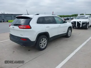 2017 Jeep Cherokee Latitude z VIN 1C4PJMCS0HW547004, wystawiony jako IAAI lot #42286345 z przebiegiem 153 186 mil mil oraz . Historia ofert i sprzedaży dostępna na DreamBid. Obrazek 4.