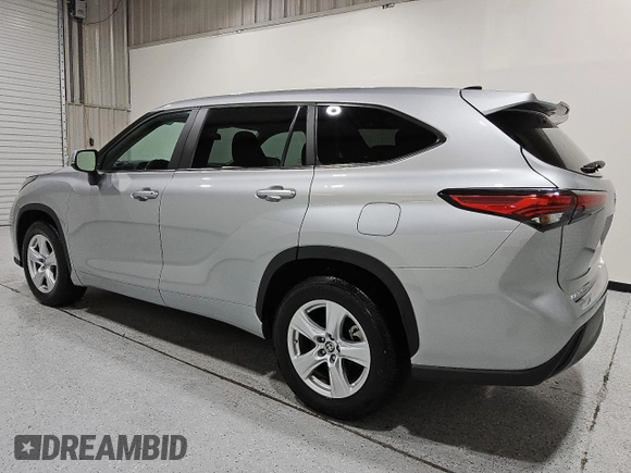2023 Toyota Highlander L z VIN 5TDKDRAHXPS505296, wystawiony jako Copart lot #55535035 z przebiegiem 42 600 mil mil oraz Czysty tytuł • Clean title. Historia ofert i sprzedaży dostępna na DreamBid. Obrazek 2.