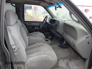 1999 Chevrolet Suburban with VIN 3GNFK16R4XG232727, listed as a IAAI auction lot 42602810 with 121,395 mi miles and . Bid and sale history available at DreamBid. Image 5.