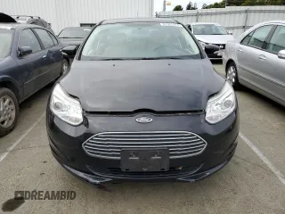 2015 Ford Focus Electric z VIN 1FADP3R41FL232463, wystawiony jako Copart lot #51962274 z przebiegiem 83 379 mil mil oraz . Historia ofert i sprzedaży dostępna na DreamBid. Obrazek 5.