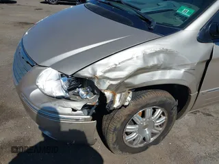 2006 Chrysler Town & Country Touring with VIN 2A8GP54L06R727898, listed as a IAAI auction lot 41893586 with 119,296 mi miles and . Bid and sale history available at DreamBid. Image 6.