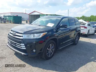 2018 Toyota Highlander SE with VIN 5TDJZRFH3JS825072, listed as a IAAI auction lot 42155887 with 110,920 mi miles and . Bid and sale history available at DreamBid. Image 17.
