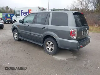 2007 Honda Pilot EX-L with VIN 2HKYF18667H526601, listed as a IAAI auction lot 42182710 with 221,948 mi miles and . Bid and sale history available at carsss.com. Image 3.