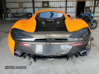 2016 McLaren 570S z VIN SBM13DAA7GW000814, wystawiony jako Copart lot #55457784 z przebiegiem 31 324 mil mil oraz . Historia ofert i sprzedaży dostępna na DreamBid. Obrazek 6.