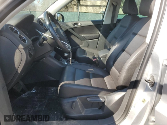 2010 Volkswagen Tiguan with VIN WVGAV9AX3AW530706, listed as a Copart auction lot 44738295 with 133,412 mi miles and Clean Title. Bid and sale history available at DreamBid. Image 7.