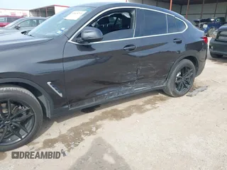 2020 BMW X4 xDrive30i z VIN 5UX2V1C02L9B74309, wystawiony jako IAAI lot #41825211 z przebiegiem 54 049 mil mil oraz . Historia ofert i sprzedaży dostępna na DreamBid. Obrazek 6.