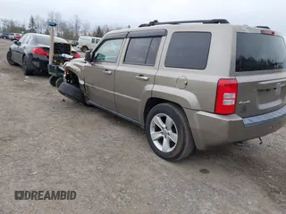2008 Jeep Patriot Sport with VIN 1J8FF28W88D748313, listed as a IAAI auction lot 41837705 with 159,640 mi miles and . Bid and sale history available at carsss.com. Image 3.