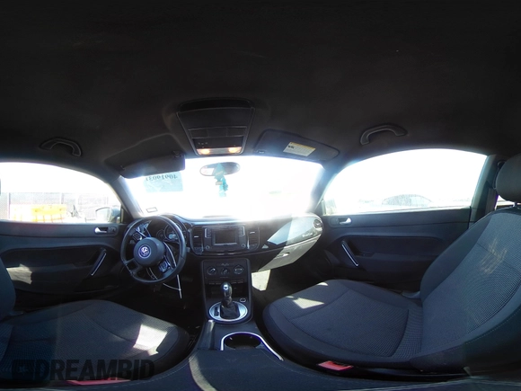 2019 Volkswagen Beetle S с VIN 3VWFD7AT7KM719095, выставлен на аукционе IAAI как лот 40919031 с пробегом 86 516 миль миль и . История ставок и продаж доступна на DreamBid. Изображение 19.