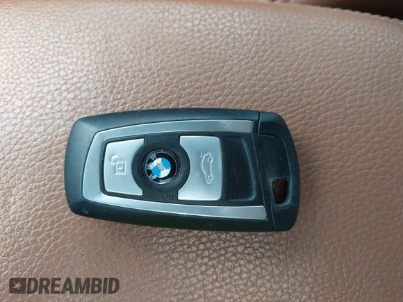 2013 BMW 3 Series 328i xDrive with VIN WBA3B5G50DNS02204, listed as a IAAI auction lot 41522572 with 1 mi miles. Bid and sale history available at carsss.com. Image 11.