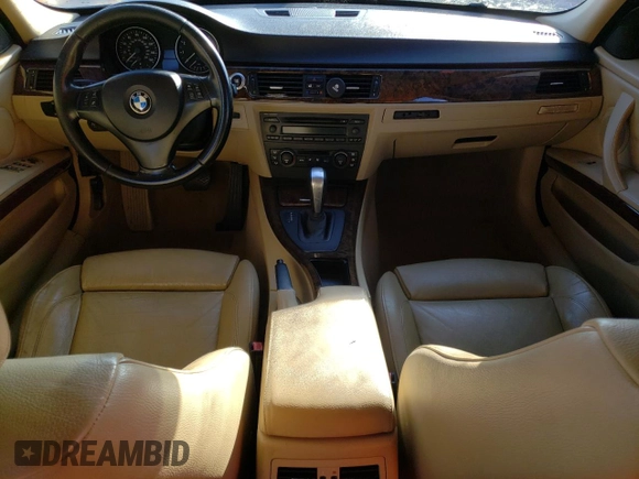 2006 BMW 3 Series 330i z VIN WBAVB33536PS19413, wystawiony jako Copart lot #85938524 z przebiegiem 168 680 mil mil oraz Nie do naprawy • Non repairable. Historia ofert i sprzedaży dostępna na DreamBid. Obrazek 8.