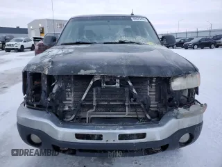 2005 GMC Sierra 2500HD SLT z VIN 1GTHK23275F954643, wystawiony jako Copart lot #88629455 z przebiegiem Nie podano mil oraz Nie do naprawy • Non repairable. Historia ofert i sprzedaży dostępna na DreamBid. Obrazek 5.