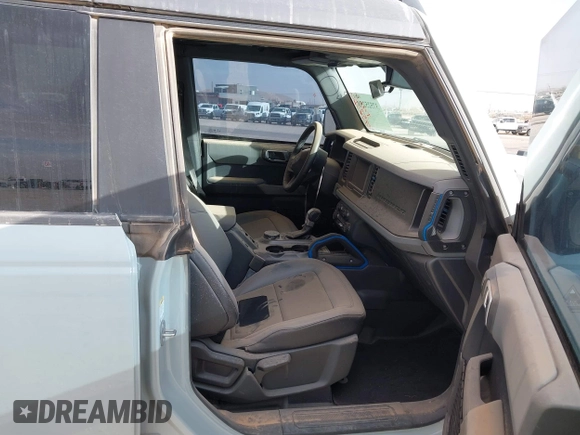 2022 Ford Bronco с VIN 1FMEE5DP8NLB10601, выставлен на аукционе IAAI как лот 37525258 с пробегом Не указан миль и . История ставок и продаж доступна на DreamBid. Изображение 5.