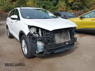 2020 Kia Sorento LX V6 with VIN 5XYPG4A51LG624013, listed as a IAAI auction lot 41129298 with 152,051 mi miles. Bid and sale history available at carsss.com. Image 6.