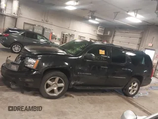 2008 Chevrolet Suburban LT w/3LT with VIN 1GNFK16388J153783, listed as a IAAI auction lot 42080742 with 301,158 mi miles. Bid and sale history available at carsss.com. Image 14.