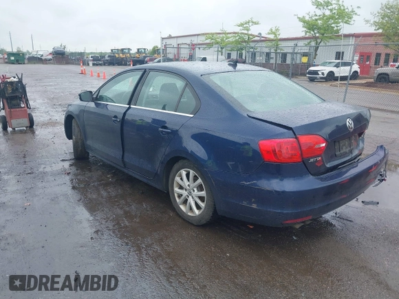 2013 Volkswagen Jetta SE with VIN 3VWDX7AJ0DM427871, listed as a IAAI auction lot 42264288 with 178,983 mi miles and . Bid and sale history available at DreamBid. Image 3.