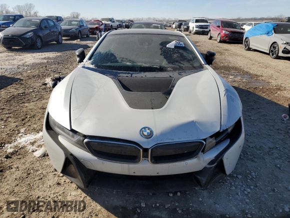 2015 BMW i8 z VIN WBY2Z2C51FV392594, wystawiony jako Copart lot #42561715 z przebiegiem Nie podano mil oraz Szkoda całkowita • Salvage title. Historia ofert i sprzedaży dostępna na DreamBid. Obrazek 5.