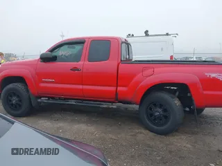 2006 Toyota Tacoma with VIN 5TEUU42N66Z241527, listed as a IAAI auction lot 40448450 with 161,424 mi miles. Bid and sale history available at carsss.com. Image 14.